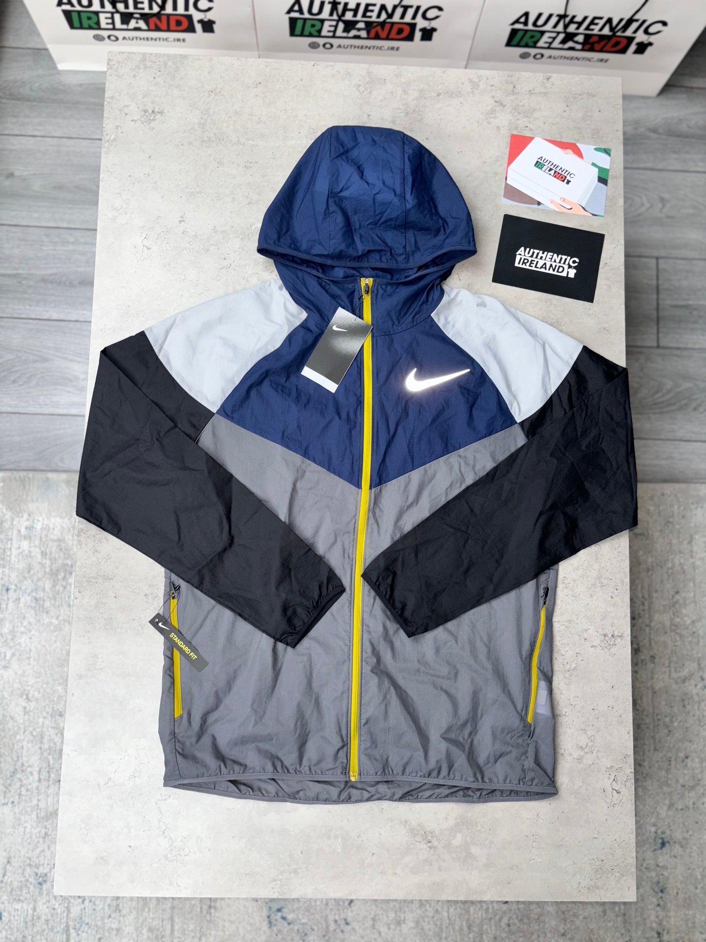 NIKE REPEL WINDRUNNER - NAVY/BLACK/GREY/SULPHUR